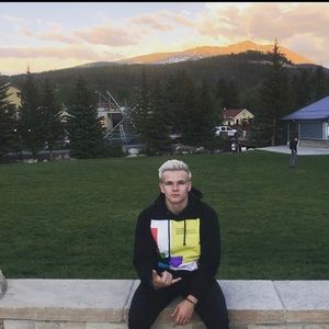 Meet your Posher, Cameron